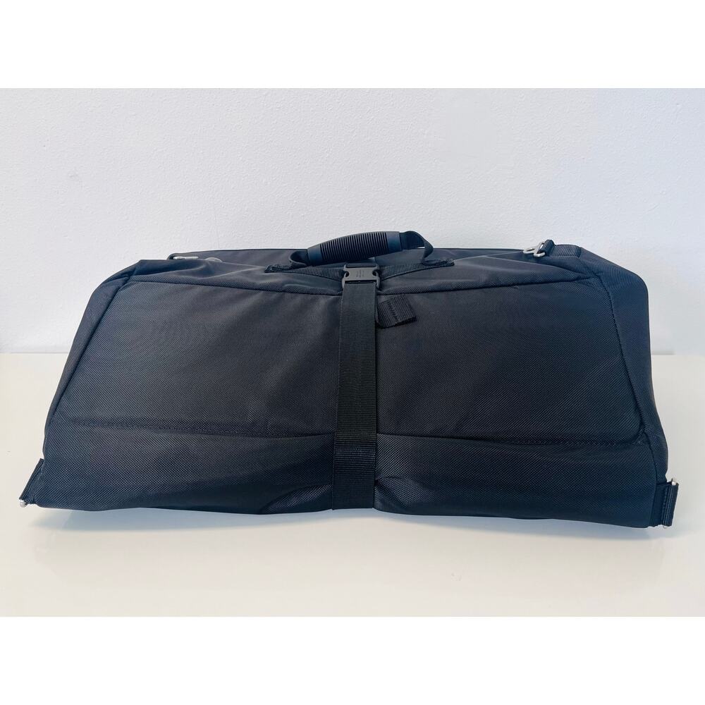 Nuna Wheeled Travel Bag - Picture 3 of 9
